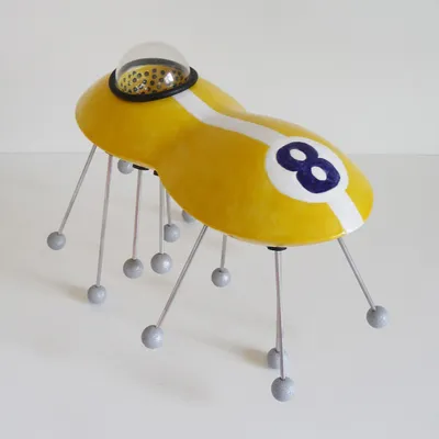 sculptuur 74, keramiek, glazuur, rubber, kunststof, aluminium, beuk, acrylverf